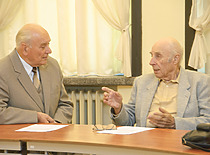 Prof. J. Slavėnas su klubo prezidentu J. Deltuva