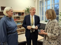 Diskucija prie kavos puodelio